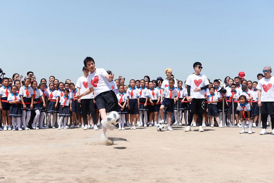 奔跑吧兄弟助力乡村小学,奔跑吧兄弟体育社新成员