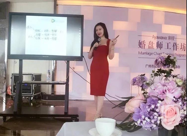 Ayawawa被央视点名批评，你除了骂她之外，更重要的是什么？