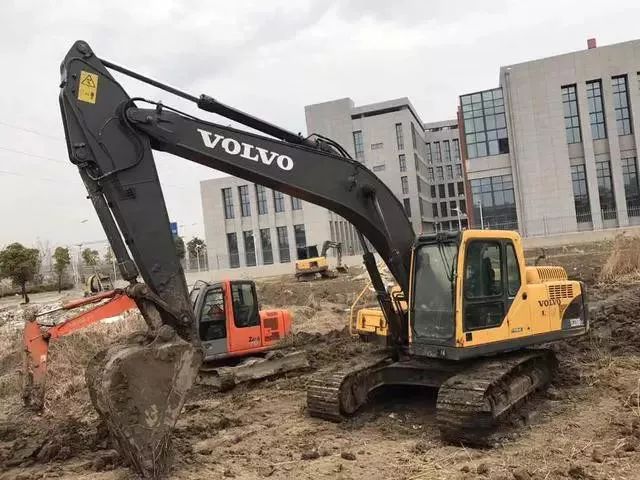 买二手挖掘机性价比最高,二手挖掘机推荐哪款好