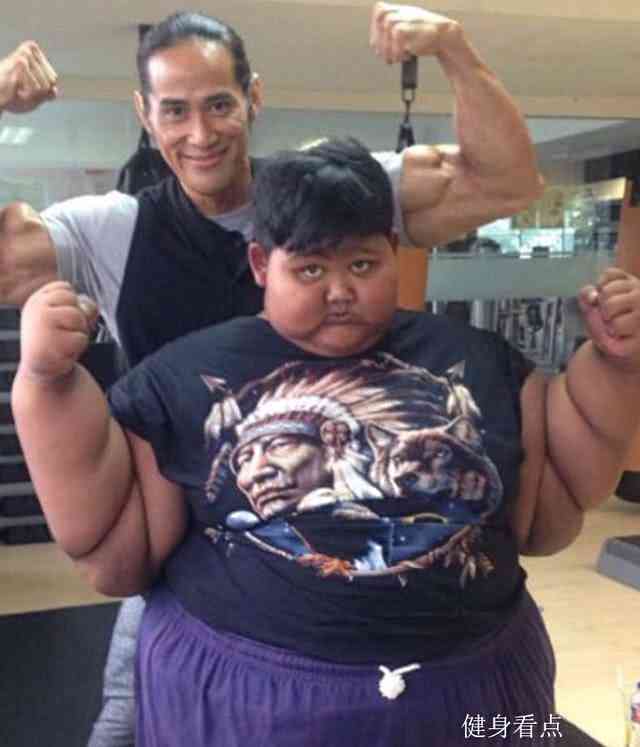 还记得那位400斤的印尼少年吗？这是他减肥1年半后的样子！