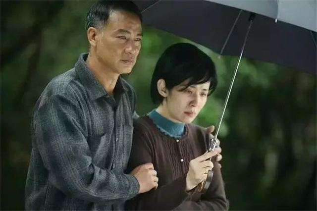 三人同为“达华”，一位已去世，一个背景深厚，第三个是知名奸角