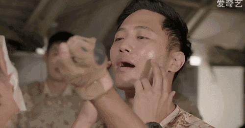 男生敷面膜会变帅吗,爱敷面膜的男生是不是都是颜值派