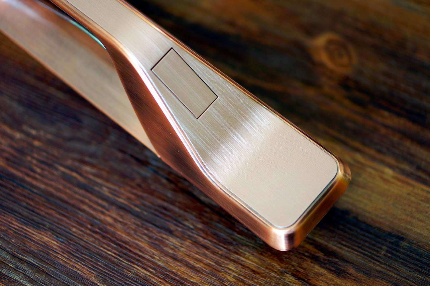 温馨港湾的守护神：六孚方程式指纹防盗锁体验报告