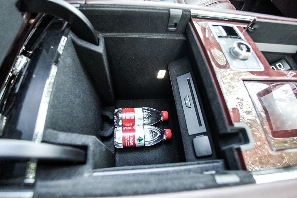 全新林肯领航员试驾视频,全尺寸suv课代表试驾林肯领航员