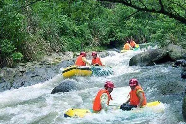 抛开空调WiFi西瓜，让博罗给你一个最美的“湿身”理由！