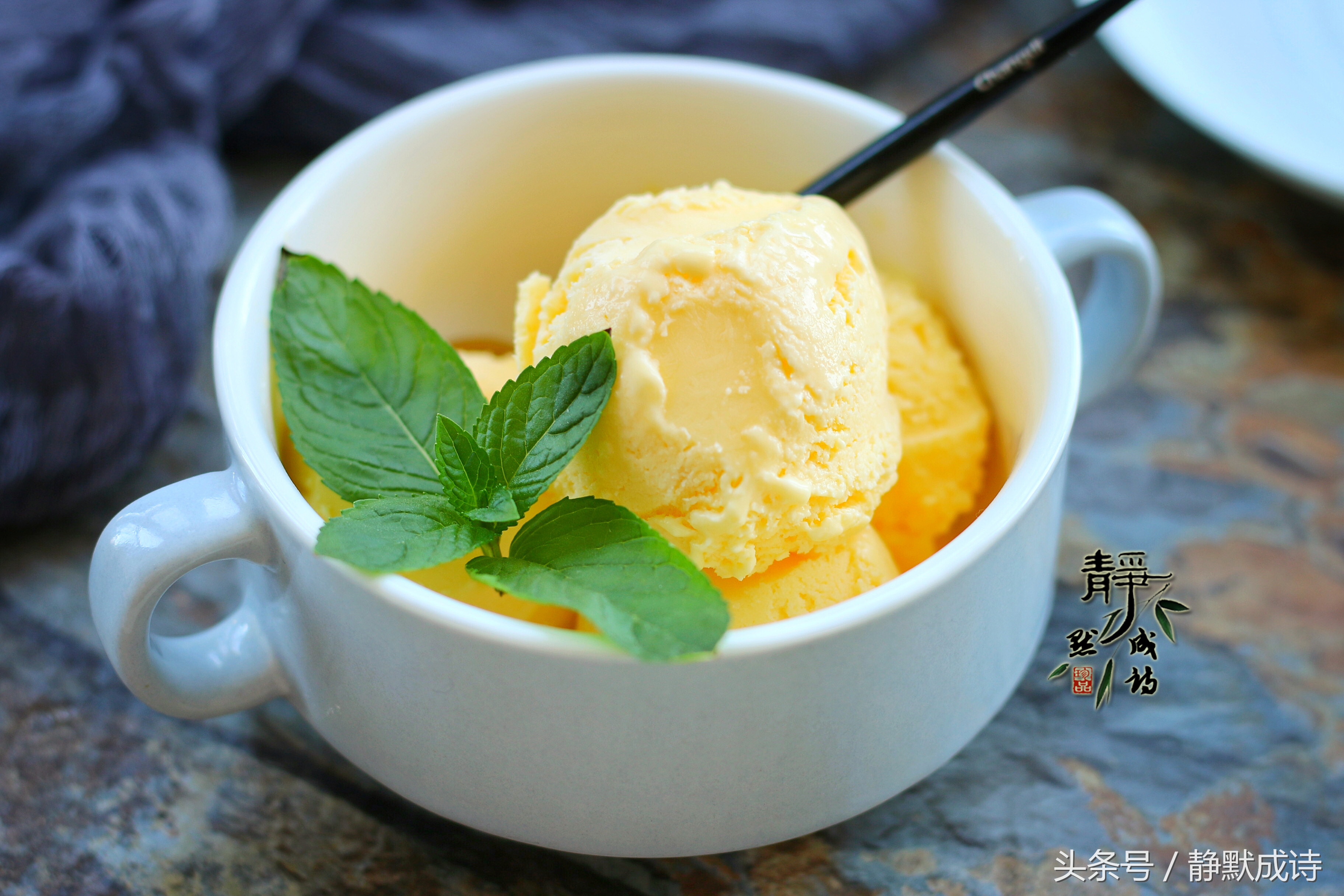 美味冰淇淋自己做,简单好吃冰淇淋怎么做视频教程