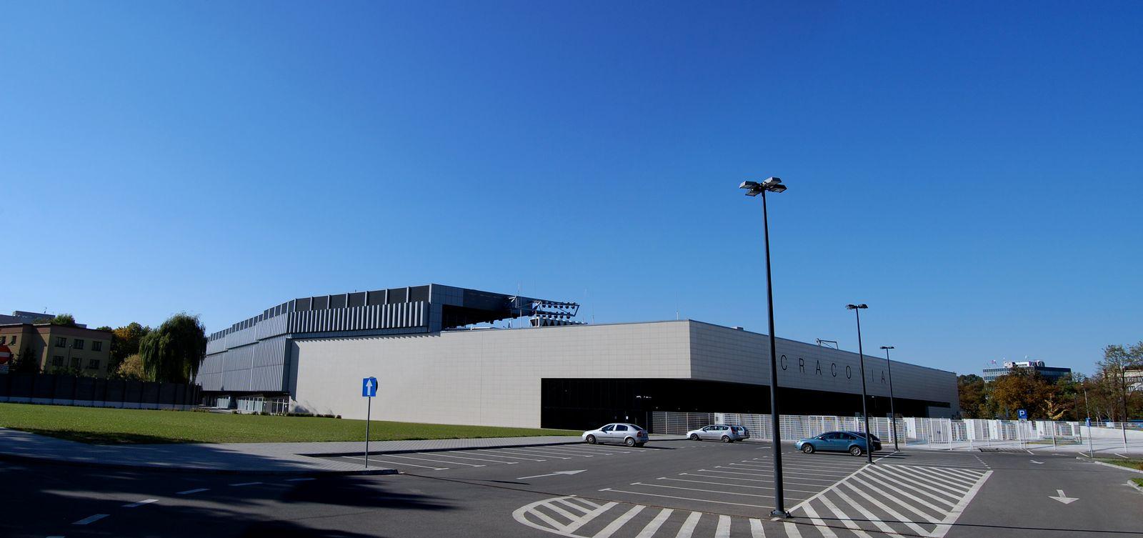 荷兰vs波兰什么球场,欧洲国家足球厉害吗