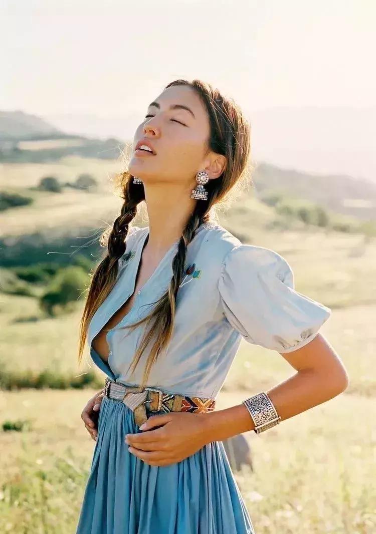 怎么选自己合适的婚纱,如何挑选最适合的婚纱颜色