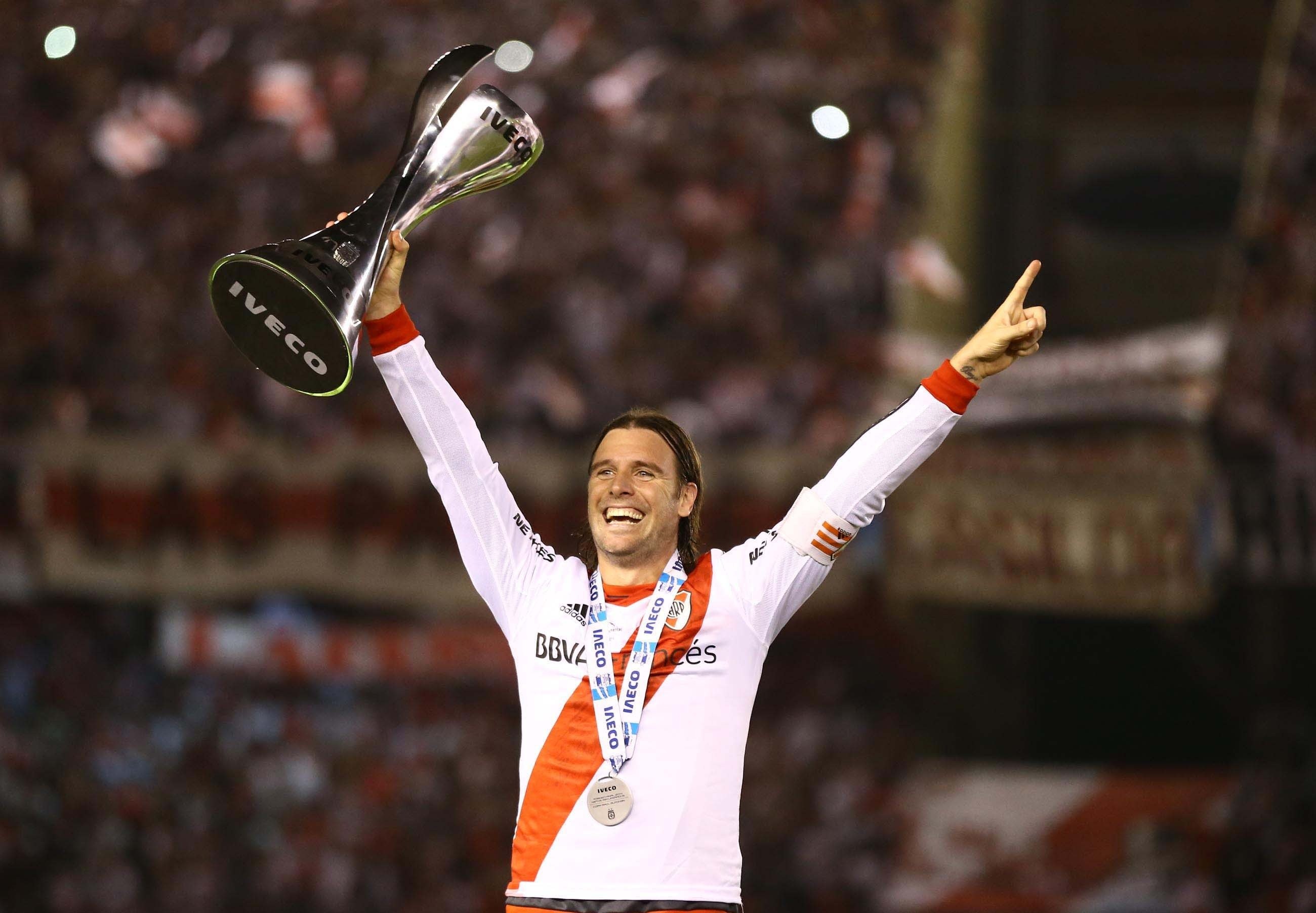 2022足球壁纸4k超清全面屏,足球顶级球员壁纸4k超清全面屏