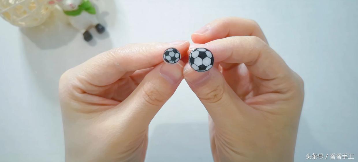 世界杯开始了准备什么,世界杯足球纪念物