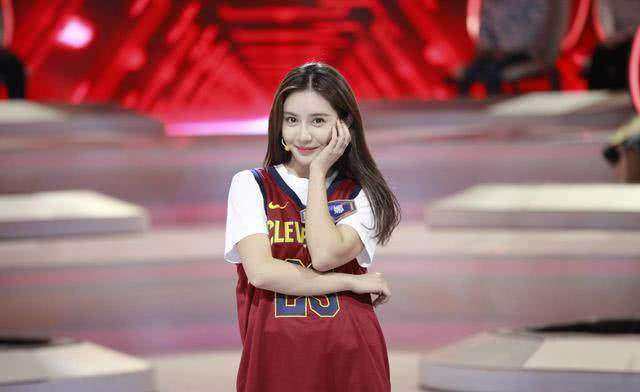 腾讯体育主播果果视频,果果vs美娜