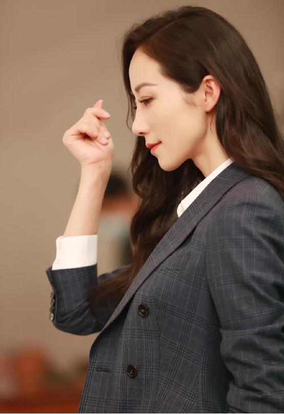 韩雪近期迷人美照,韩雪冬日晒自拍照