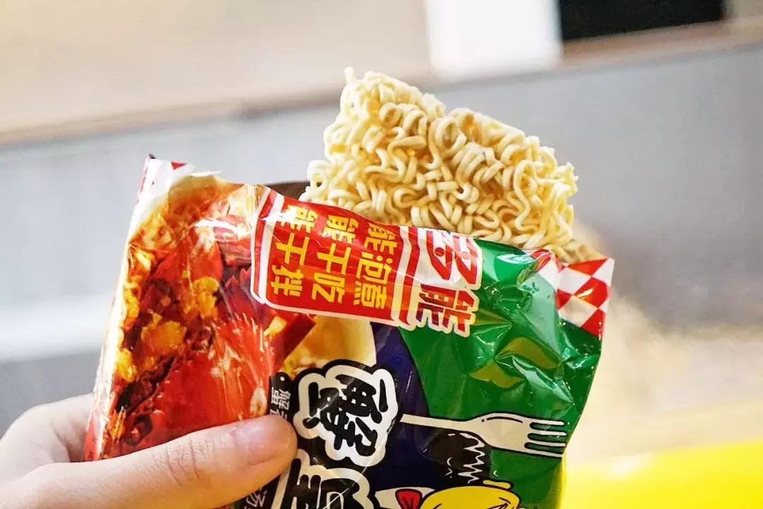 这些包装土土的国货零食，有你的童年吗？