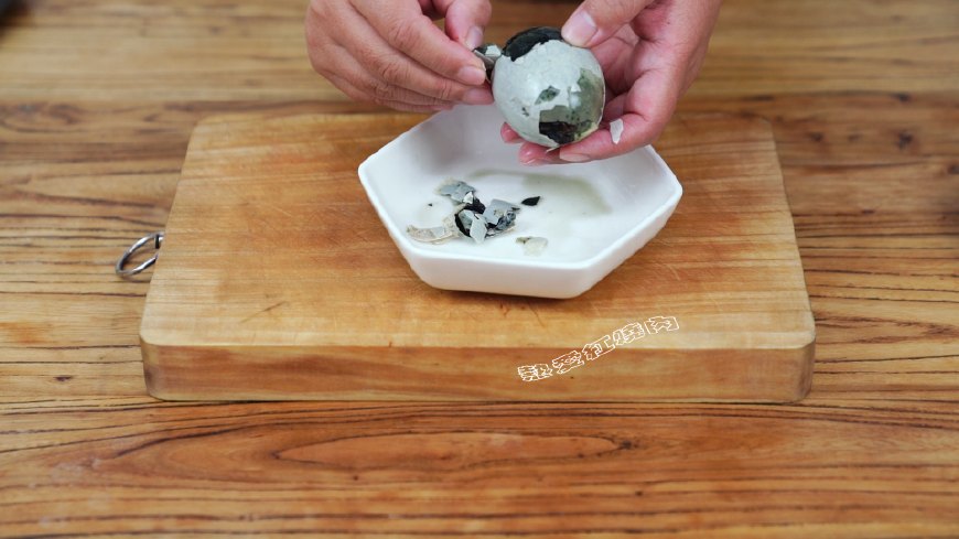 熬粥怎么粘稠水和米的比例,如何熬粥才能把粥熬得粘稠