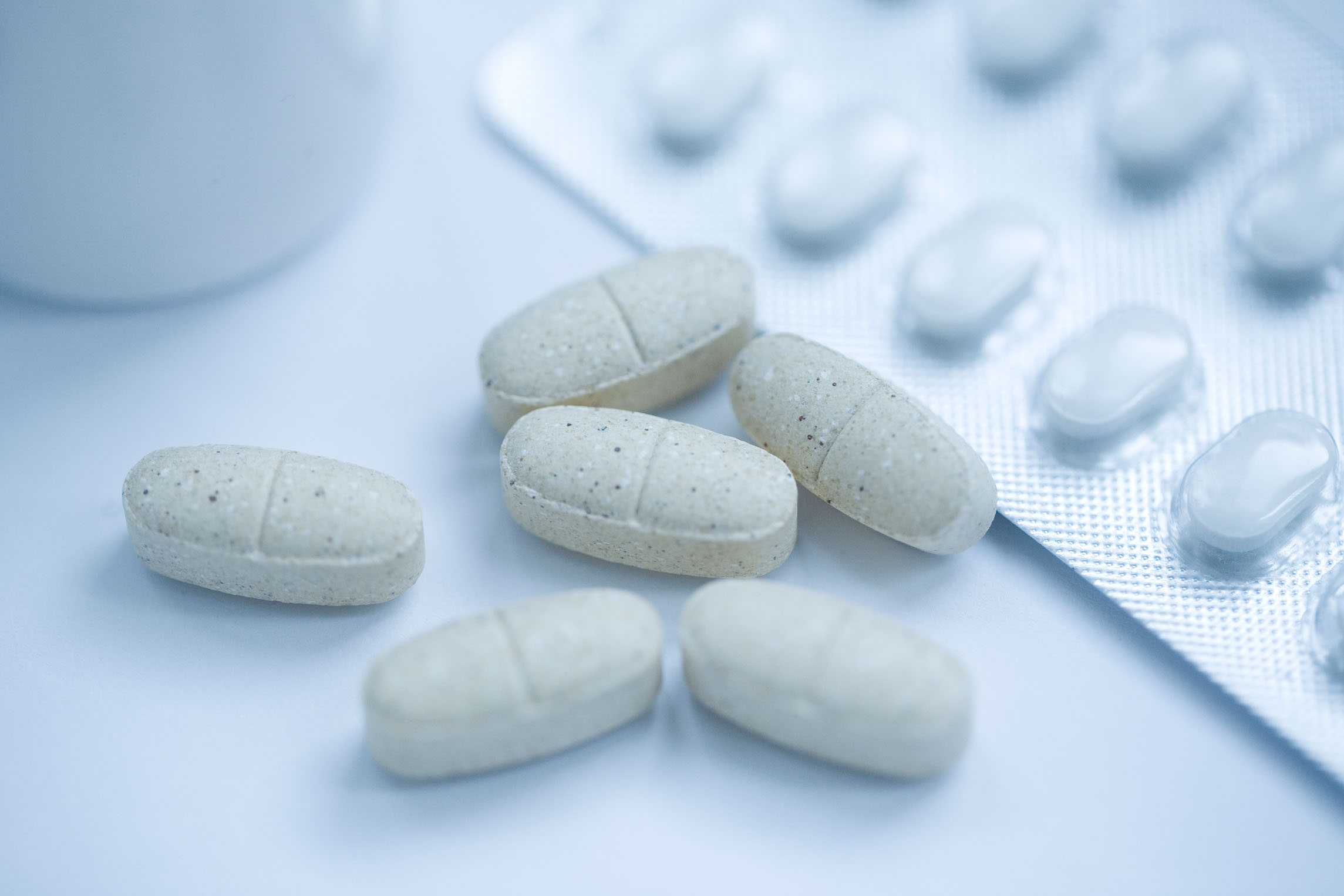 抑郁症就是不开心这么简单么,抑郁症刚开始有三个表现很难发现