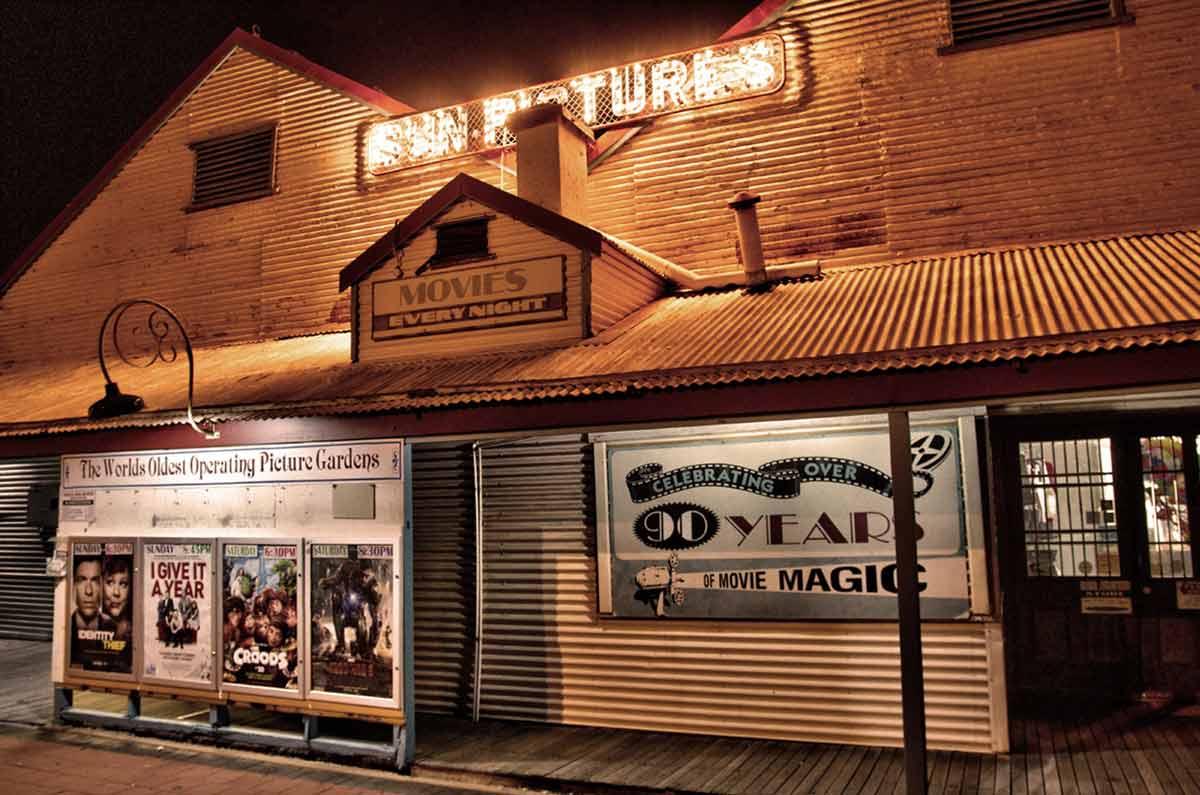 BBC和CNN推荐，必须打卡的21家影院