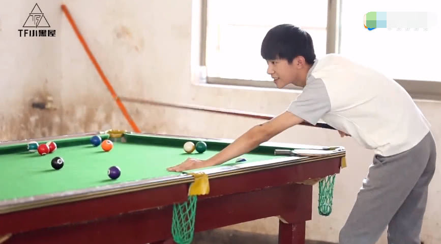 tfboys王俊凯王源半夜跳绳,tfboys王俊凯台球