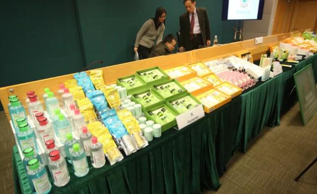 新闻香港假化妆品,香港海关查获多少化妆品