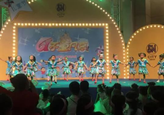 小朋友们六一童心绽放,童心飞扬欢度六一图