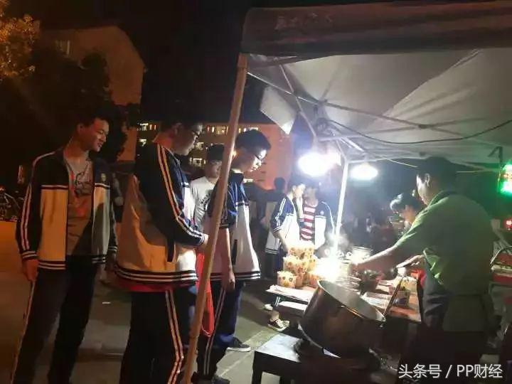 3年20万学费,探访亚洲最大的高考工厂