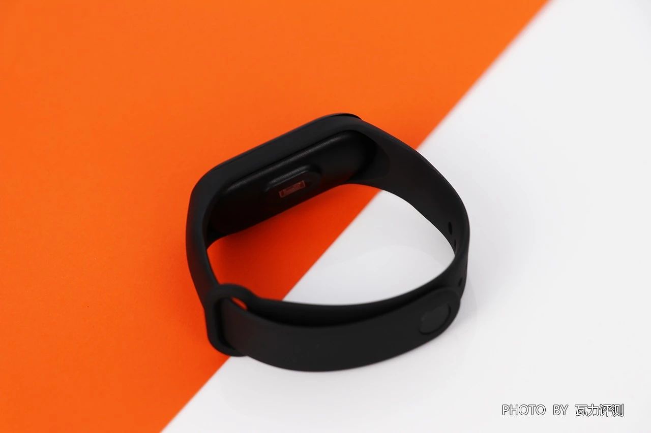 小米手环3充电能用多久,小米手环3测试睡眠准吗