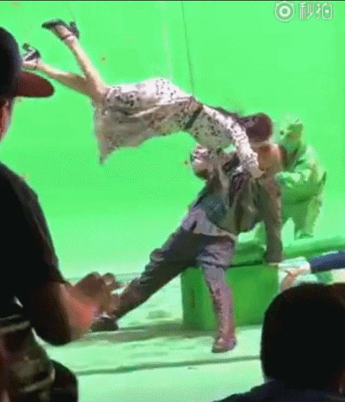 佟丽娅与岳云鹏谈吻戏,佟丽娅和岳云鹏的吻戏被调侃