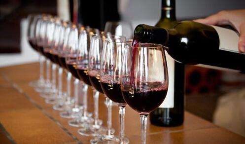 红酒到底怎么喝是正确,红酒要怎么喝才有营养