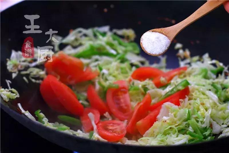 大头菜炒西红柿的营养功效,大头菜炒西红柿的营养价值及功效