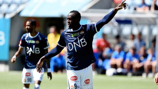 博尔特9.58球衣,博尔特抢跑脱下黄色战袍