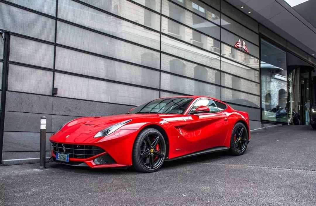 DC故事图鉴|90后也油腻了?法拉利车主要不要了解一下