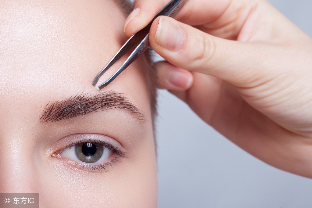 老是拔眉毛的预兆,拔眉毛的坏习惯怎么改掉