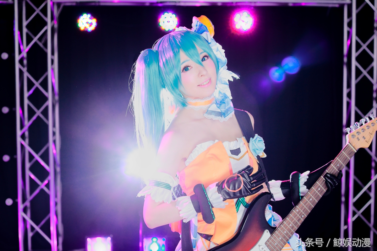初音未来cosplay摇滚视频,初音未来cos舞动的精灵