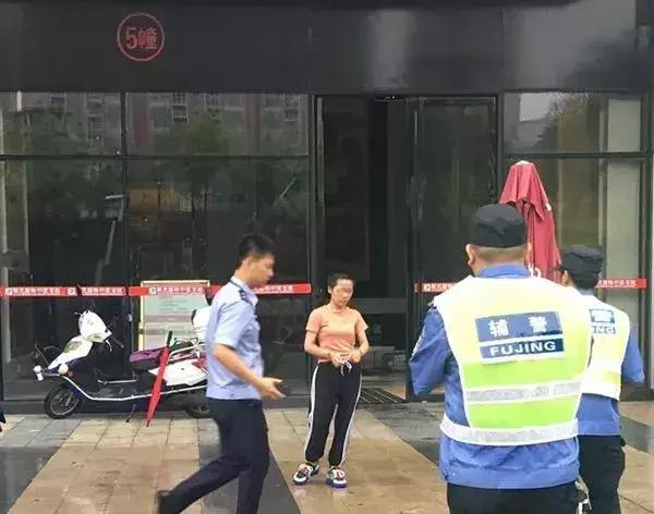 四岁男童被继父虐待后续,4岁男童被亲生父亲虐待后续