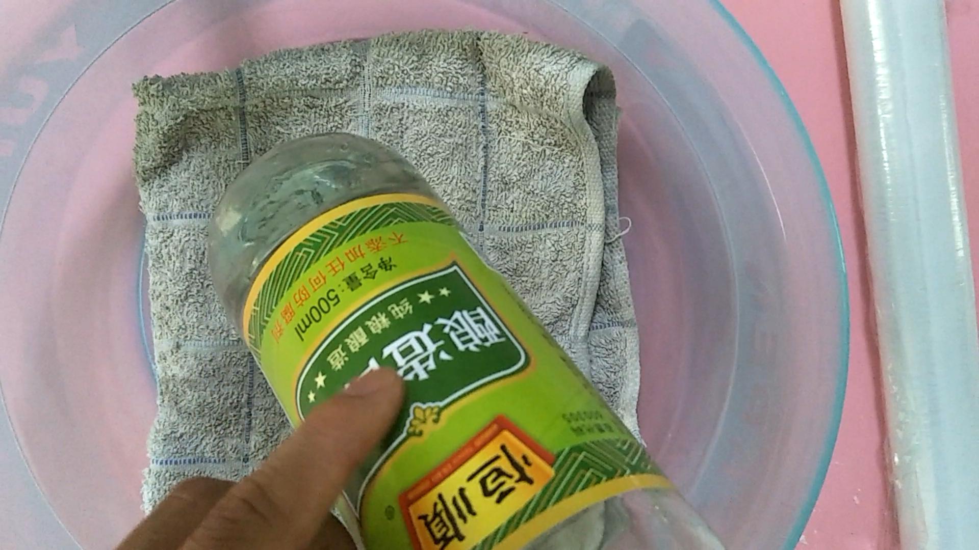 满屋子烟味怎么办？教你1招，只需要1条毛巾轻松搞定