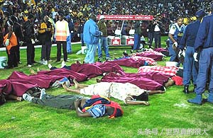 一场冰雹后的惨状,足球比赛被雷击身亡