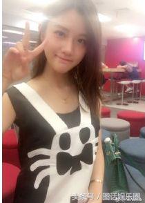 开300万的车，背20万的包，袜子都要1600块，101的姑娘们真有钱啊