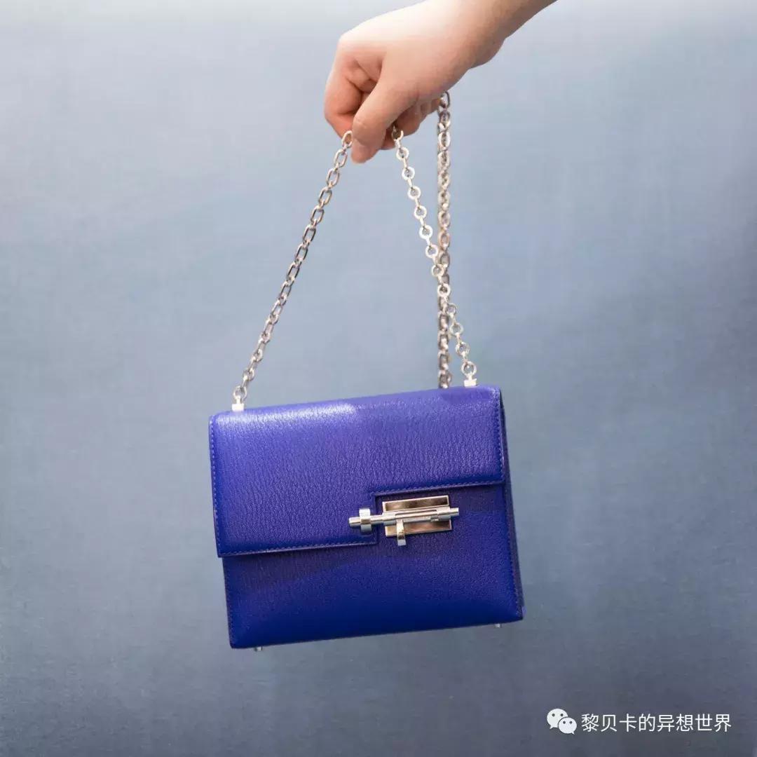 她们买了不少包，但天天背的还是这几个