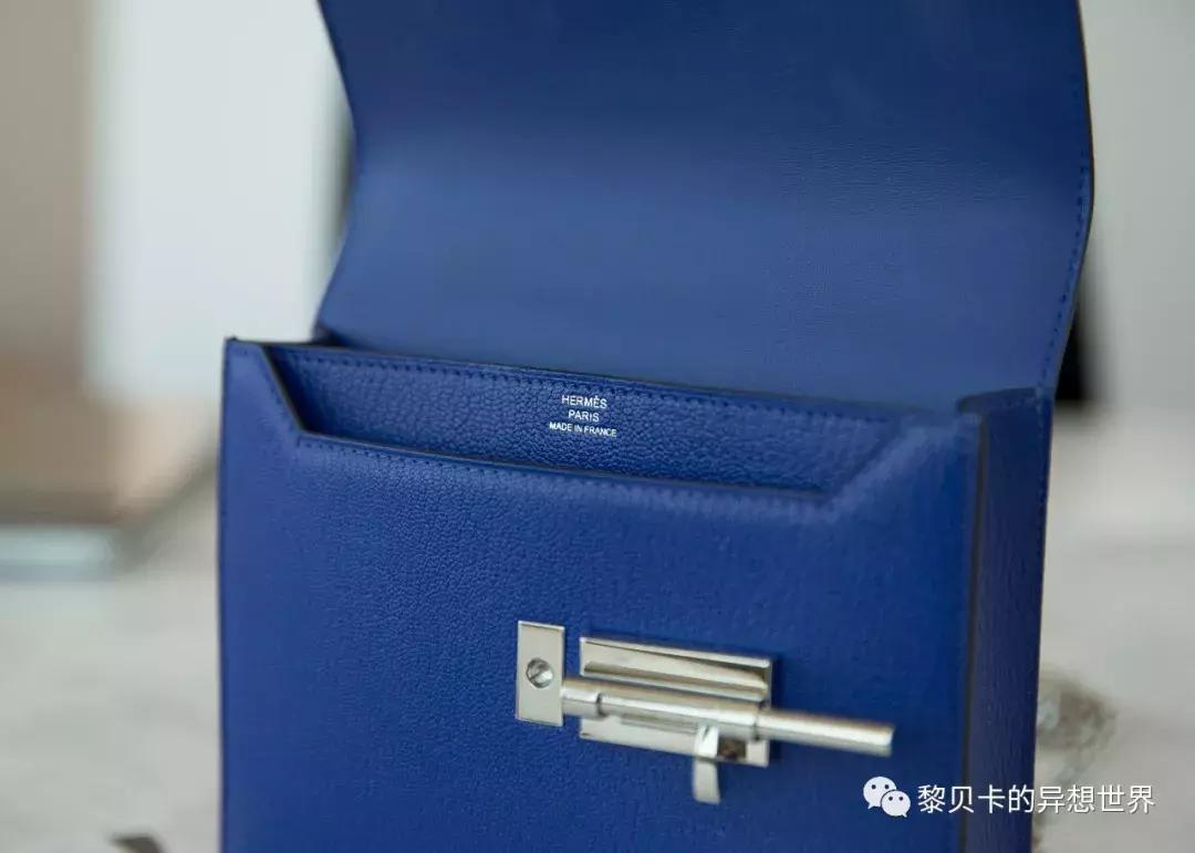 她们买了不少包，但天天背的还是这几个