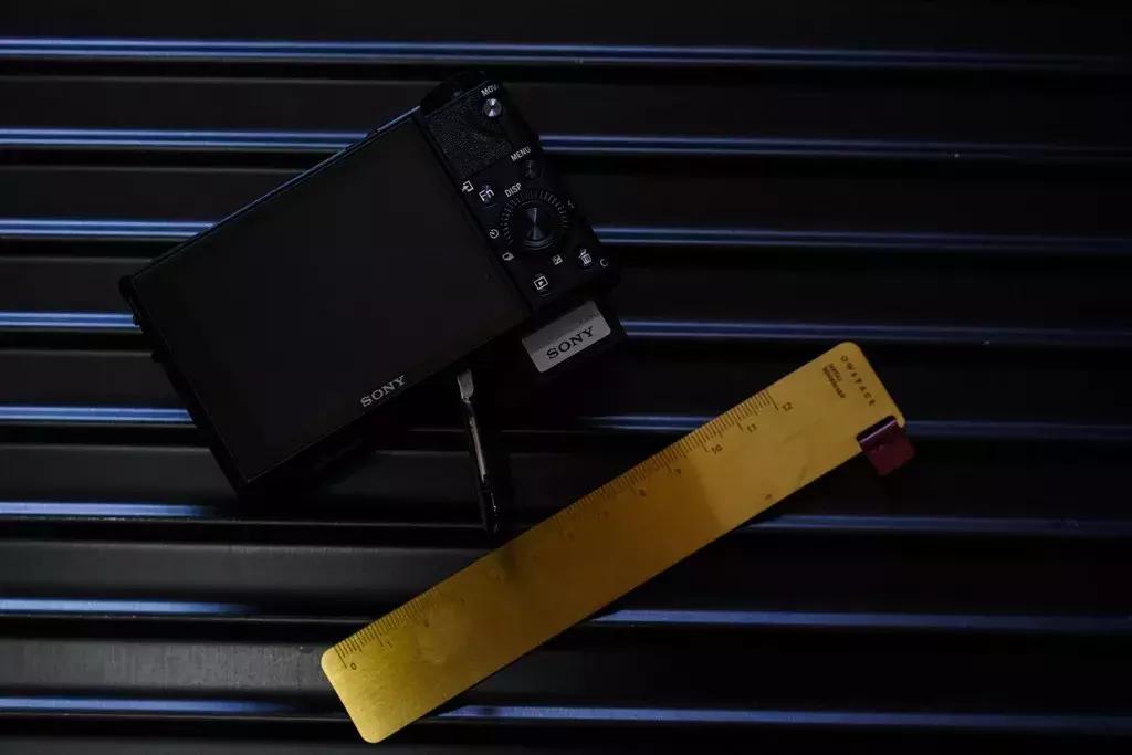 索尼黑卡数码相机dsc-rx100m6,索尼dsc-rx100m6黑卡6代数码相机