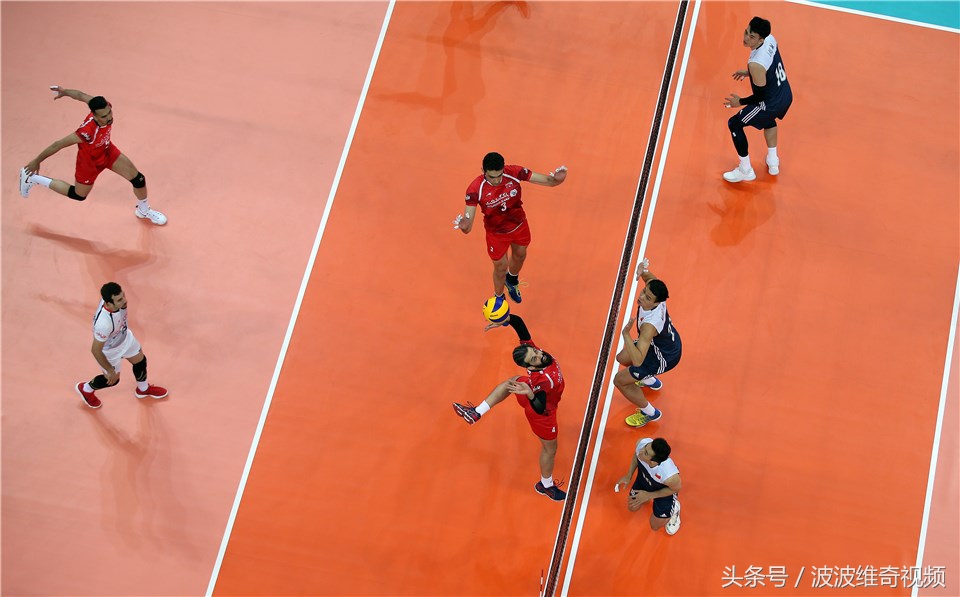中国男排0-3遭伊朗零封,自由人学国足脚球解围,江川哑火开门黑