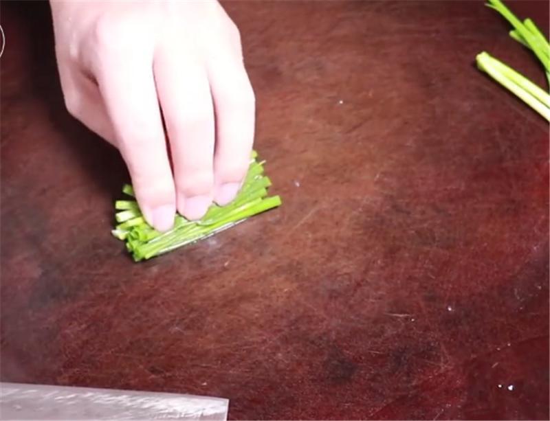 清蒸鱼的正宗做法简单又好吃,清蒸鱼做法鲜嫩爽口