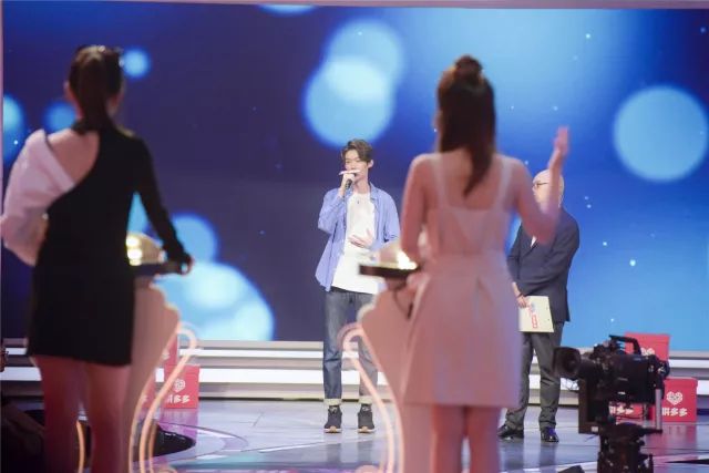 遇到爱哭的人怎么办,遇到特别爱哭的学生怎么办