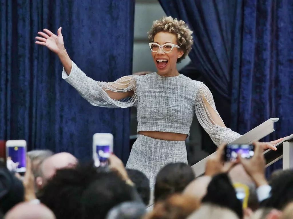 如果把对体育的宽容转化为对艺术行业的宽容，画廊也许就有救了！