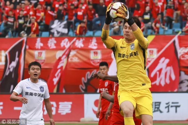 这就是优秀门将的基本功,21岁练门将晚吗