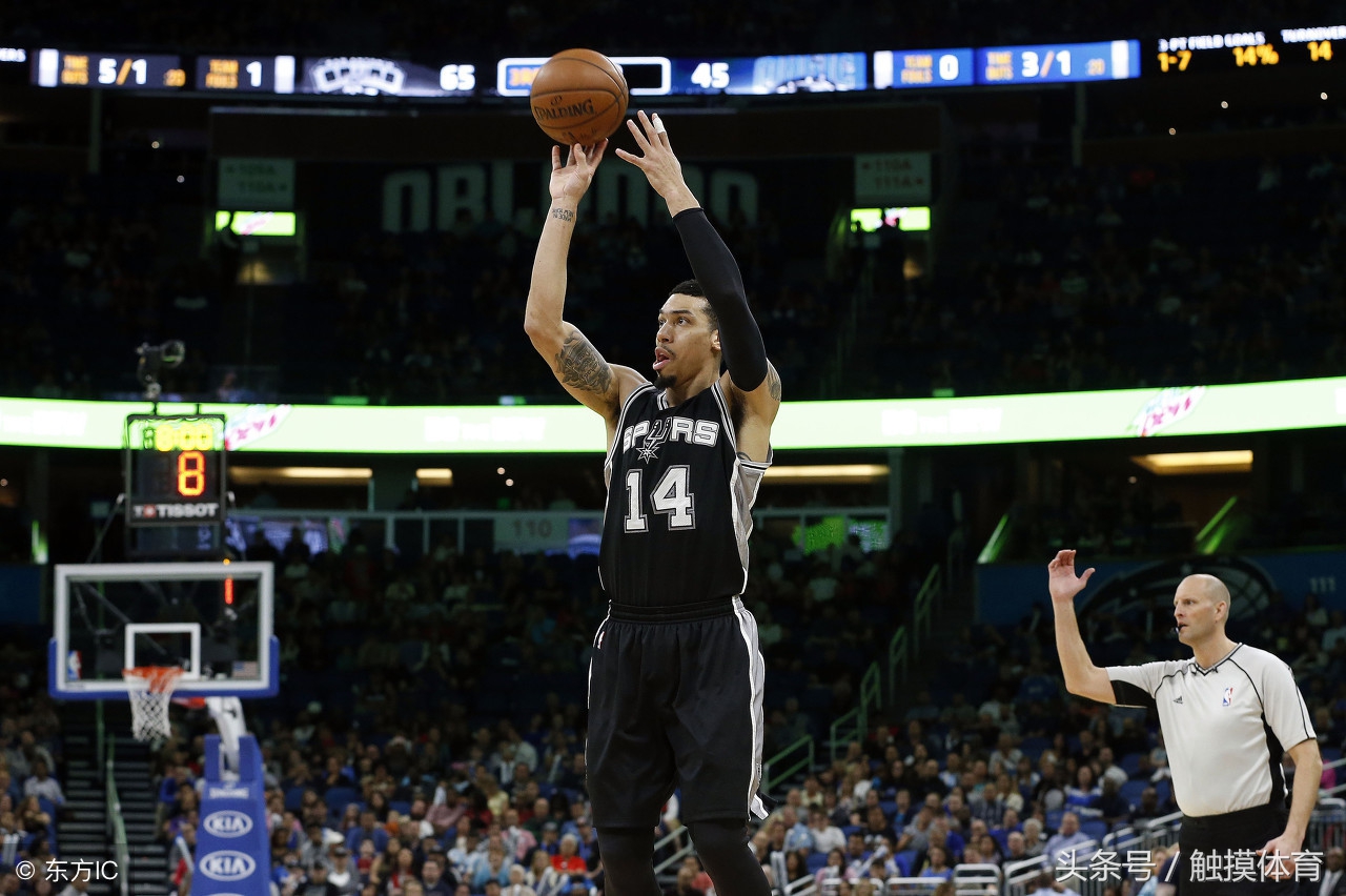 奥尼尔和格林合影,格林奥尼尔拥抱