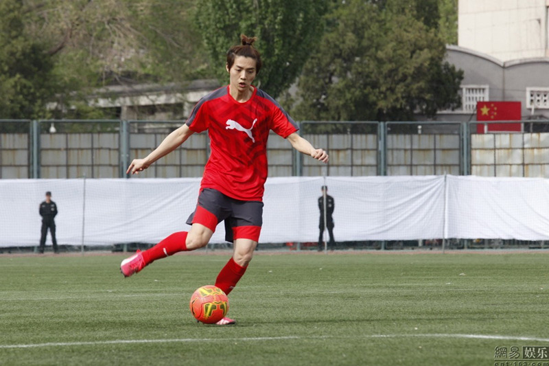 白敬亭和鹿晗关系,白敬亭喜欢鹿晗吗