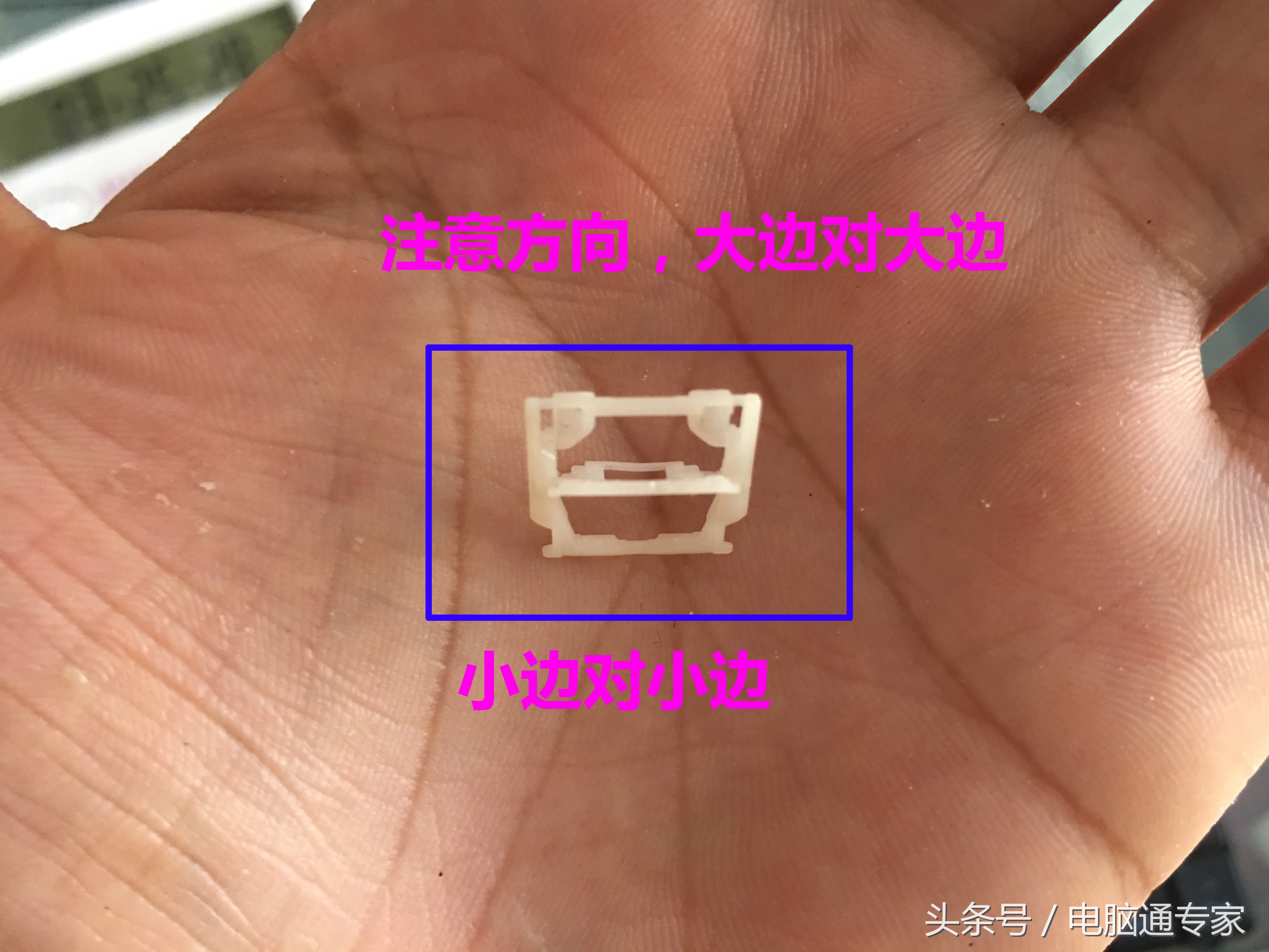 笔记本键盘按键被抠出怎么安装,笔记本键盘不小心抠出来了