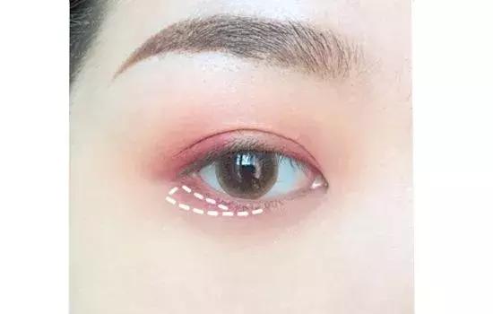 眼影画法新手易学日常妆,新手眼影画法教程日常妆