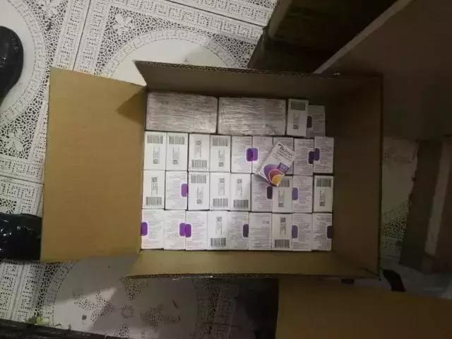 美容院卖东西,美容院买的产品