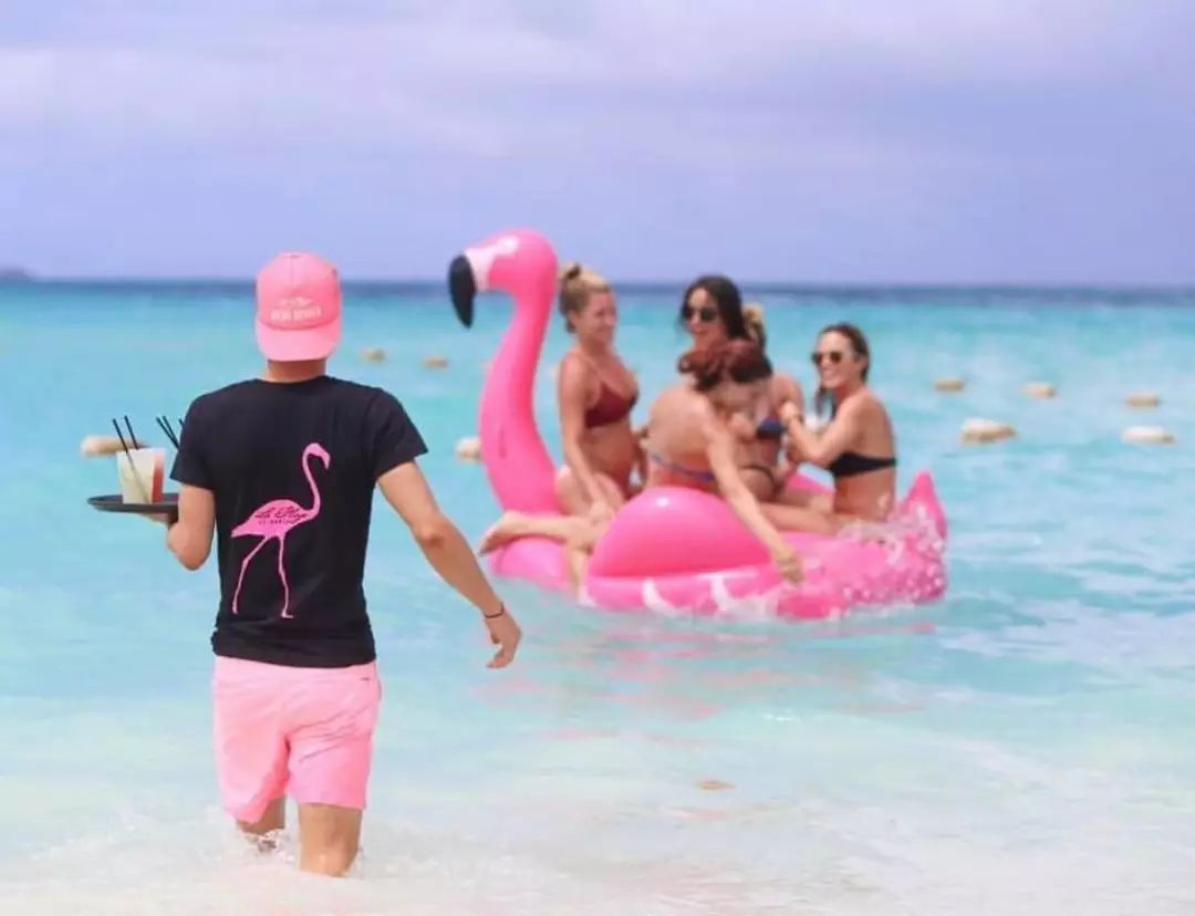 CiCi年希老师:做为皮肤白嫩的仙女们,怎么游泳才不伤皮肤?